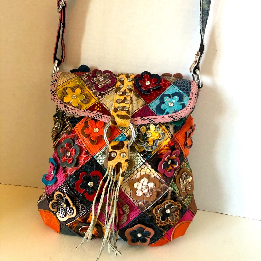 Hobo chic crossbody with floral design